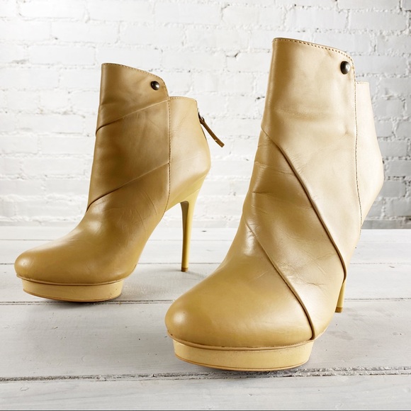 LUMIANI Shoes - LUMIANI Platform High Heeled Ankle Boots